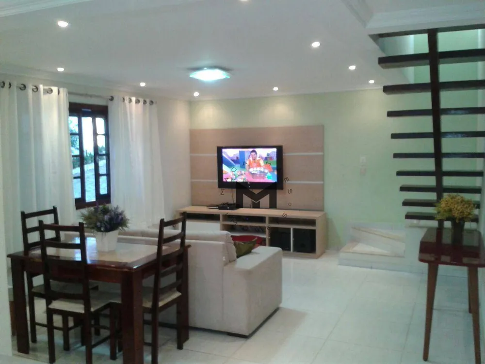 Casa, 3 quartos, 174 m² - Foto 1