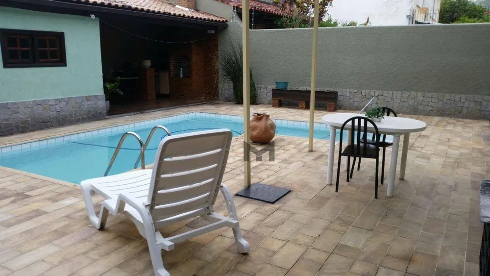 Casa, 5 quartos, 251 m² - Foto 2