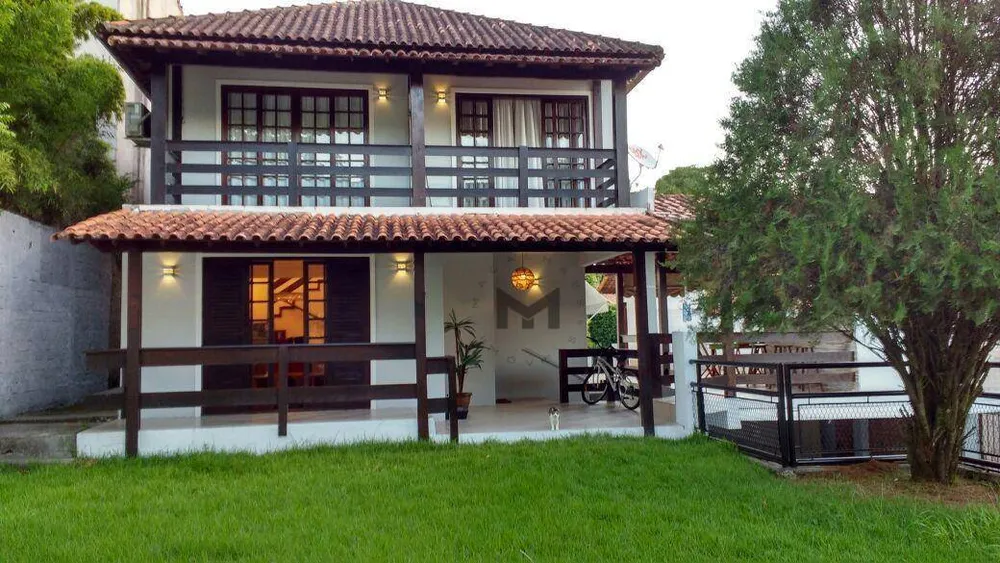 Casa, 5 quartos, 234 m² - Foto 1