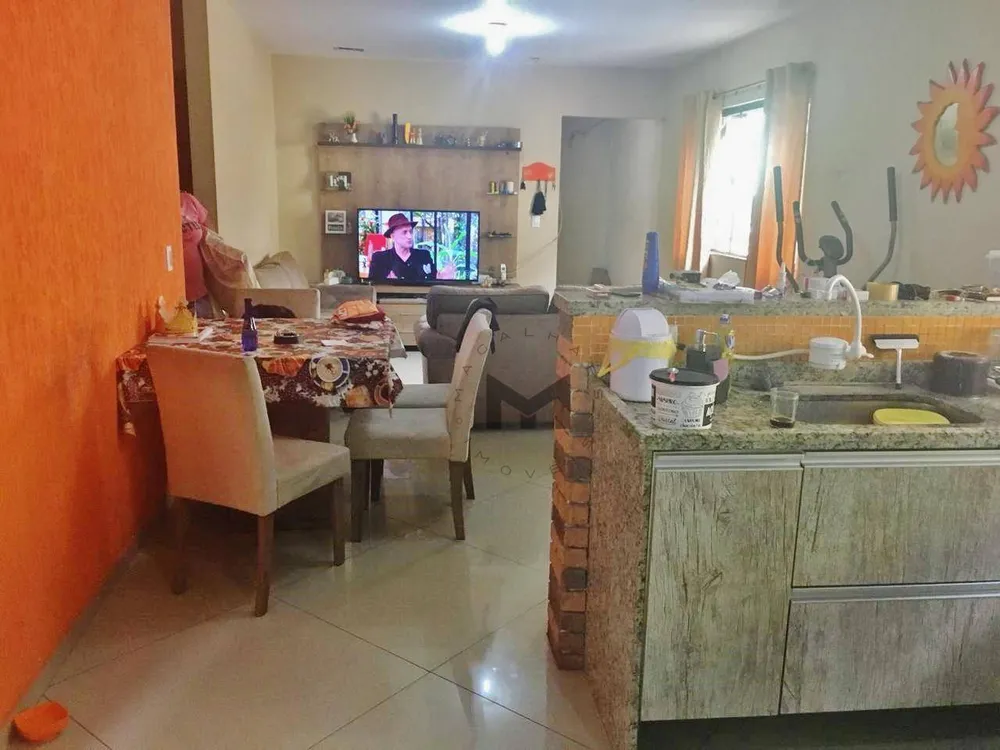 Casa, 4 quartos, 240 m² - Foto 1