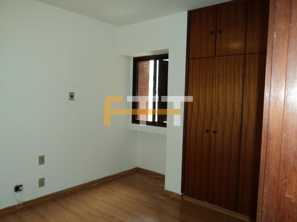 Apartamento para alugar com 3 quartos, 146m² - Foto 12