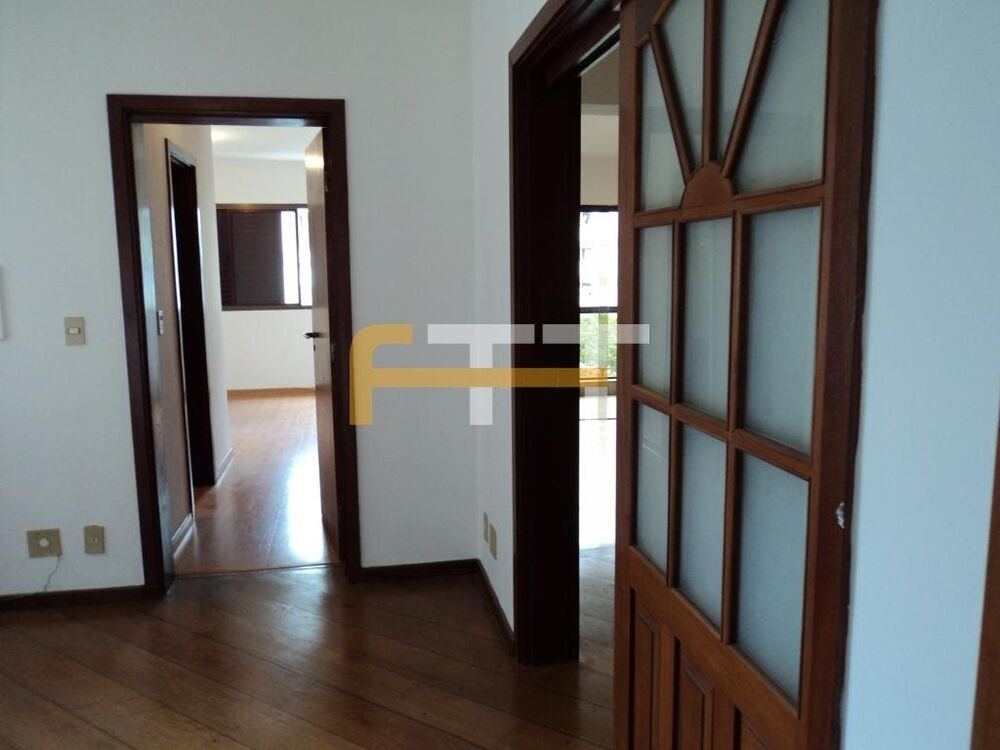 Apartamento para alugar com 3 quartos, 146m² - Foto 18