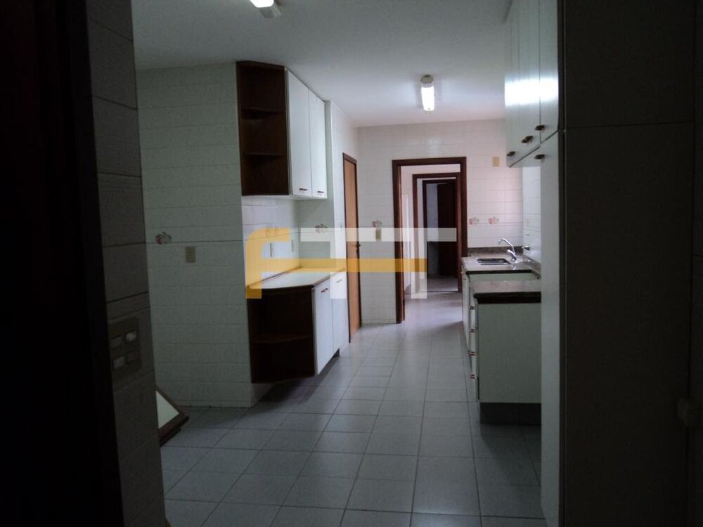 Apartamento para alugar com 3 quartos, 146m² - Foto 4
