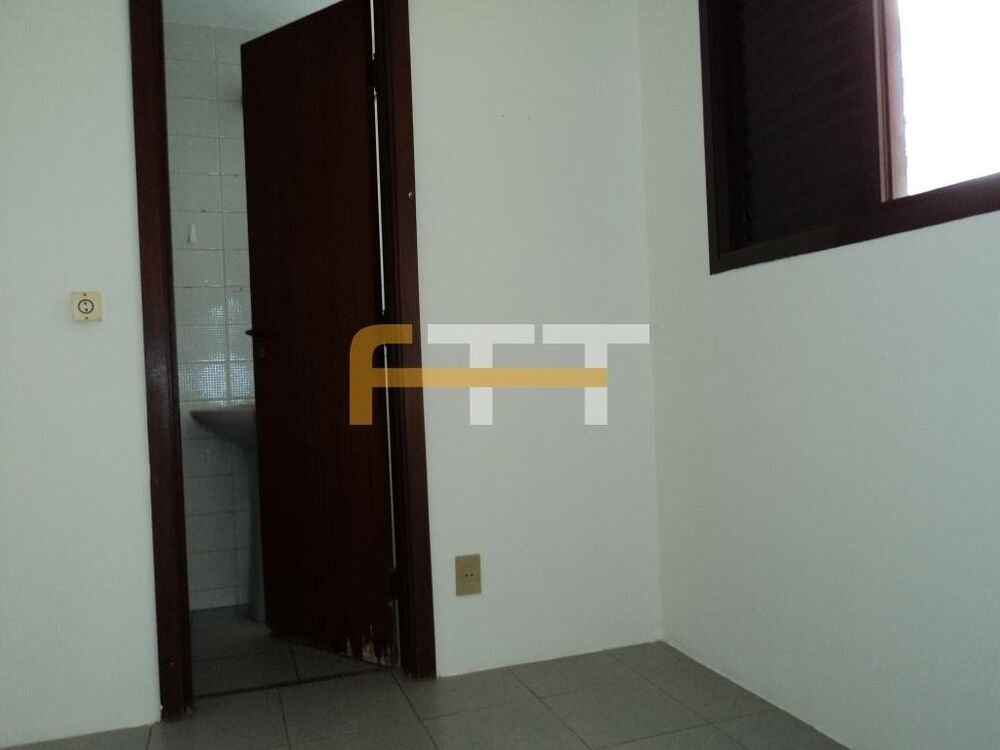 Apartamento para alugar com 3 quartos, 146m² - Foto 5