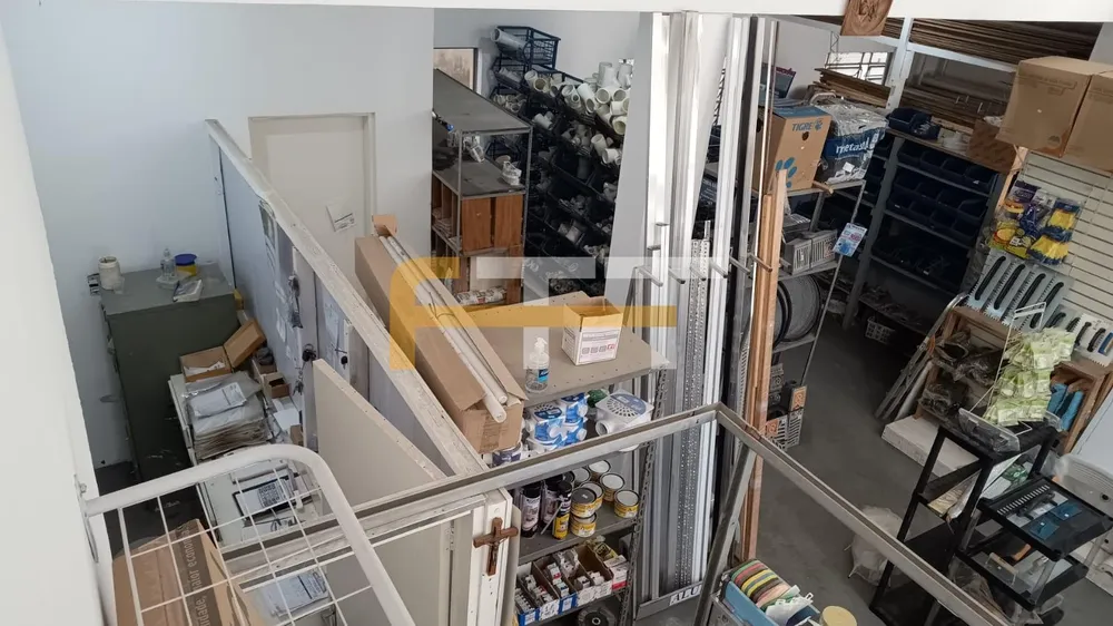 Depósito-Galpão, 210 m² - Foto 1