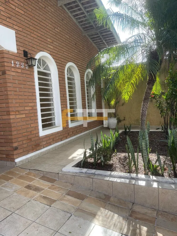 Casa, 3 quartos, 194 m² - Foto 1