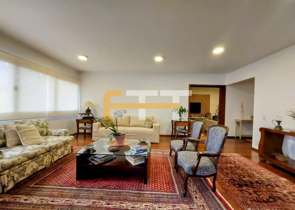 Apartamento à venda com 4 quartos, 226m² - Foto 1