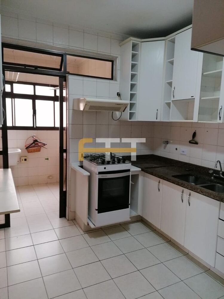 Apartamento à venda com 3 quartos, 116m² - Foto 2
