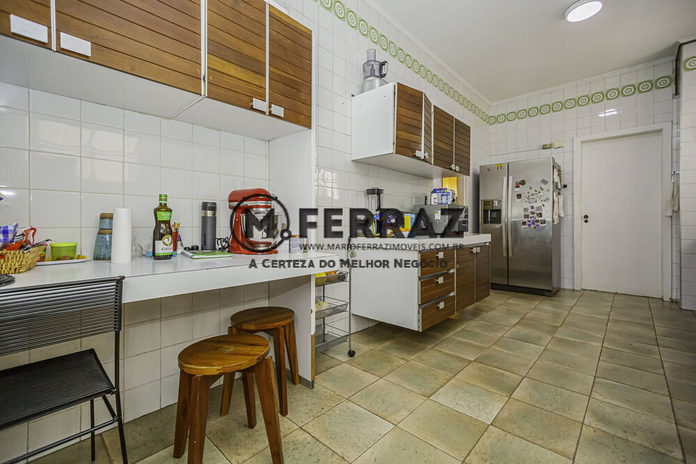 Apartamento à venda com 3 quartos, 200m² - Foto 2