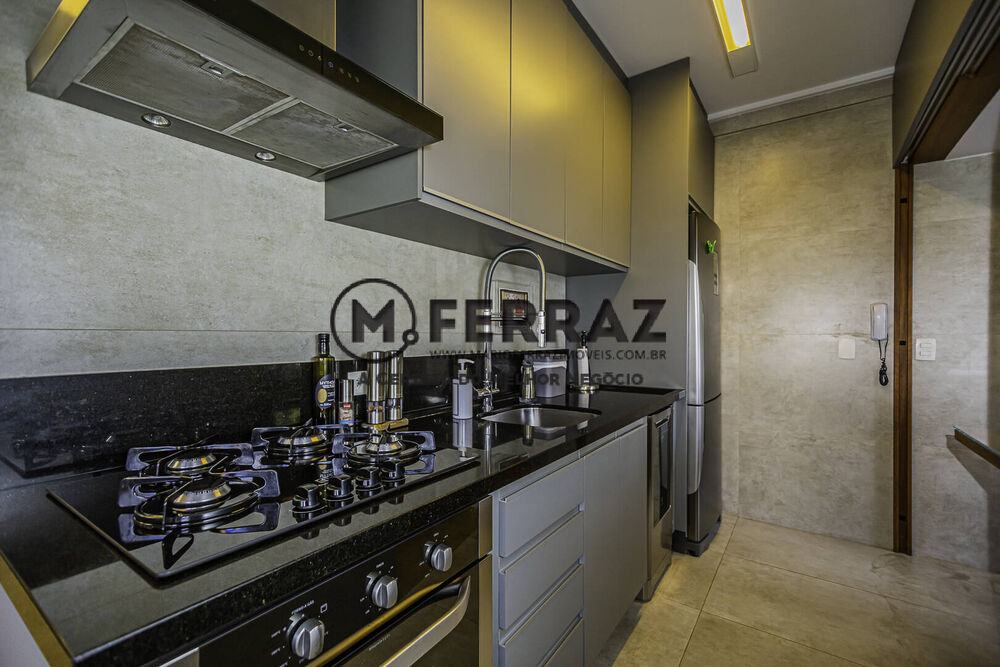 Apartamento à venda com 3 quartos, 137m² - Foto 2