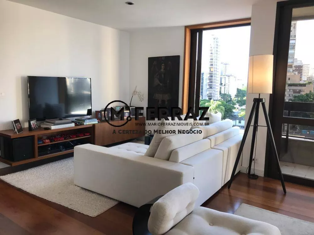 Apartamento para alugar com 3 quartos, 230m² - Foto 1