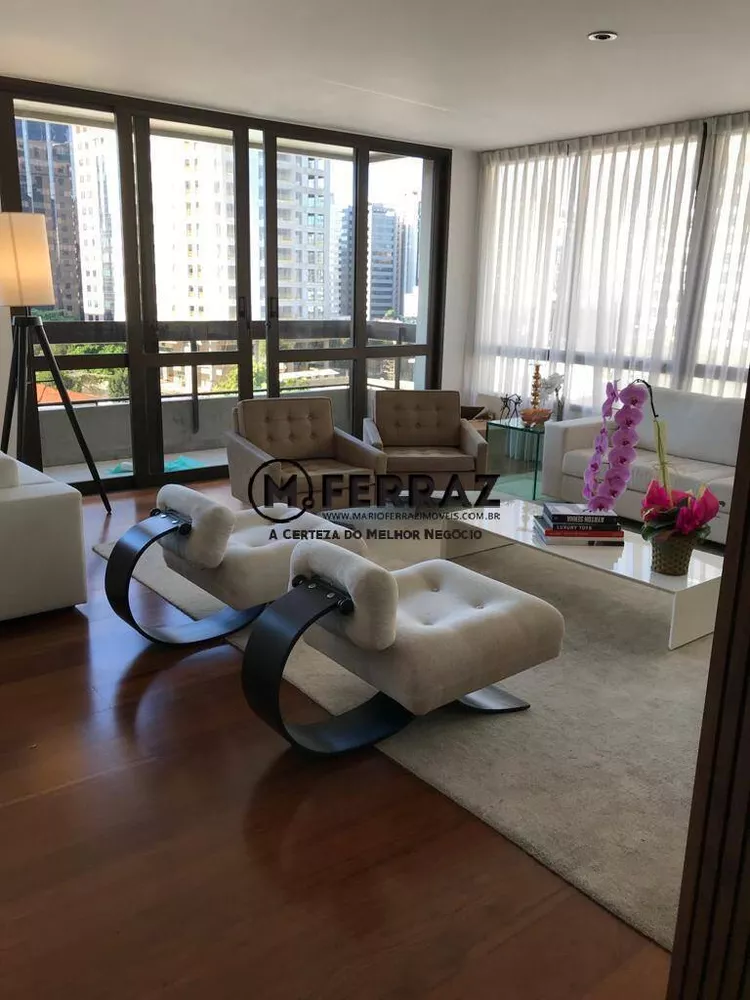 Apartamento para alugar com 3 quartos, 230m² - Foto 4