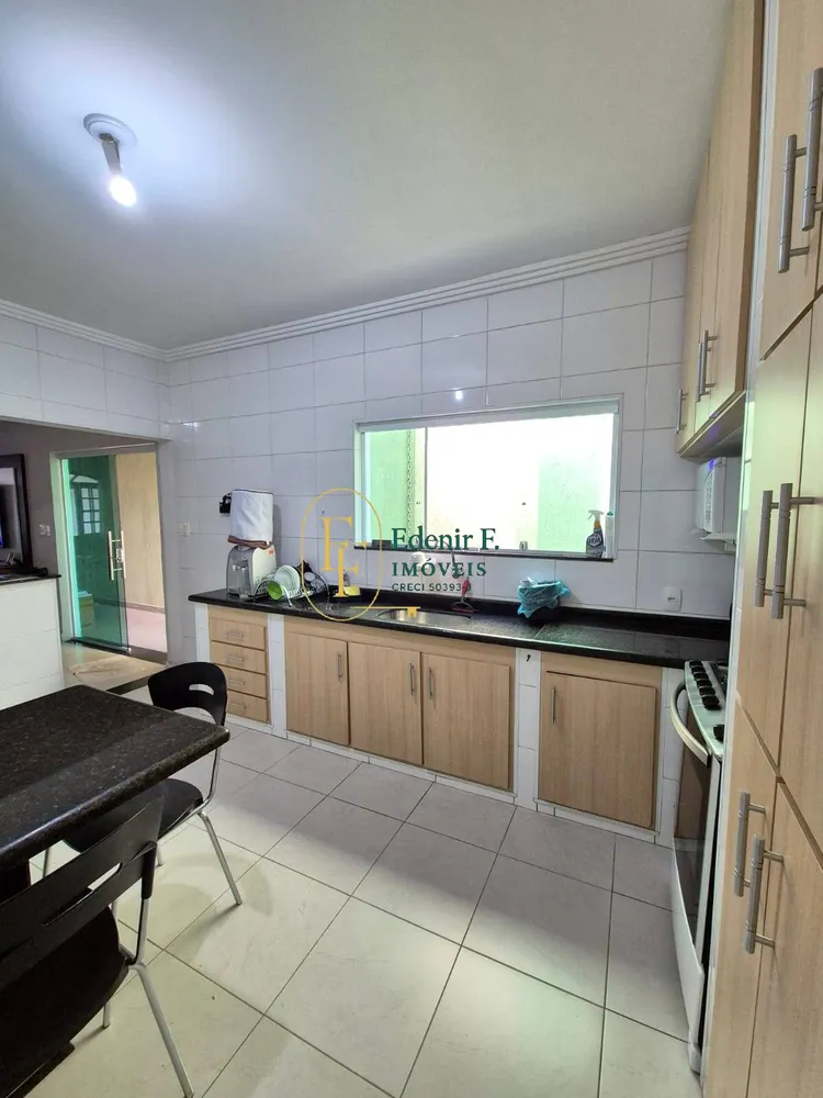 Sobrado, 5 quartos, 171 m² - Foto 1
