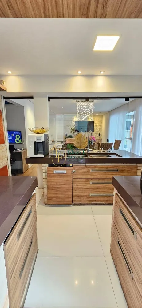 Apartamento, 3 quartos, 180 m² - Foto 1