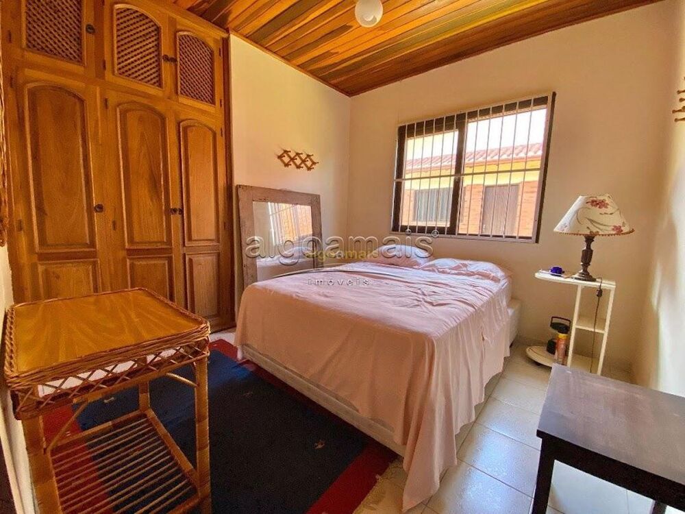 Casa, 3 quartos, 159 m² - Foto 1