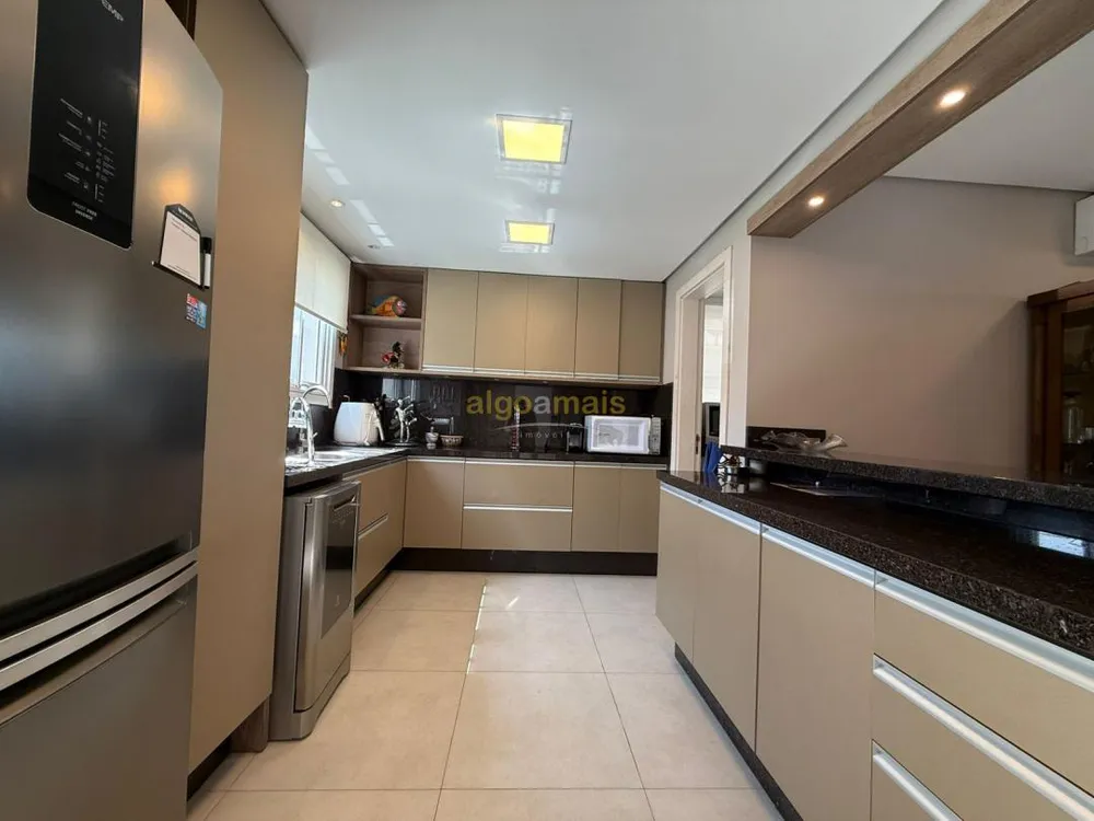 Casa, 5 quartos, 222 m² - Foto 9