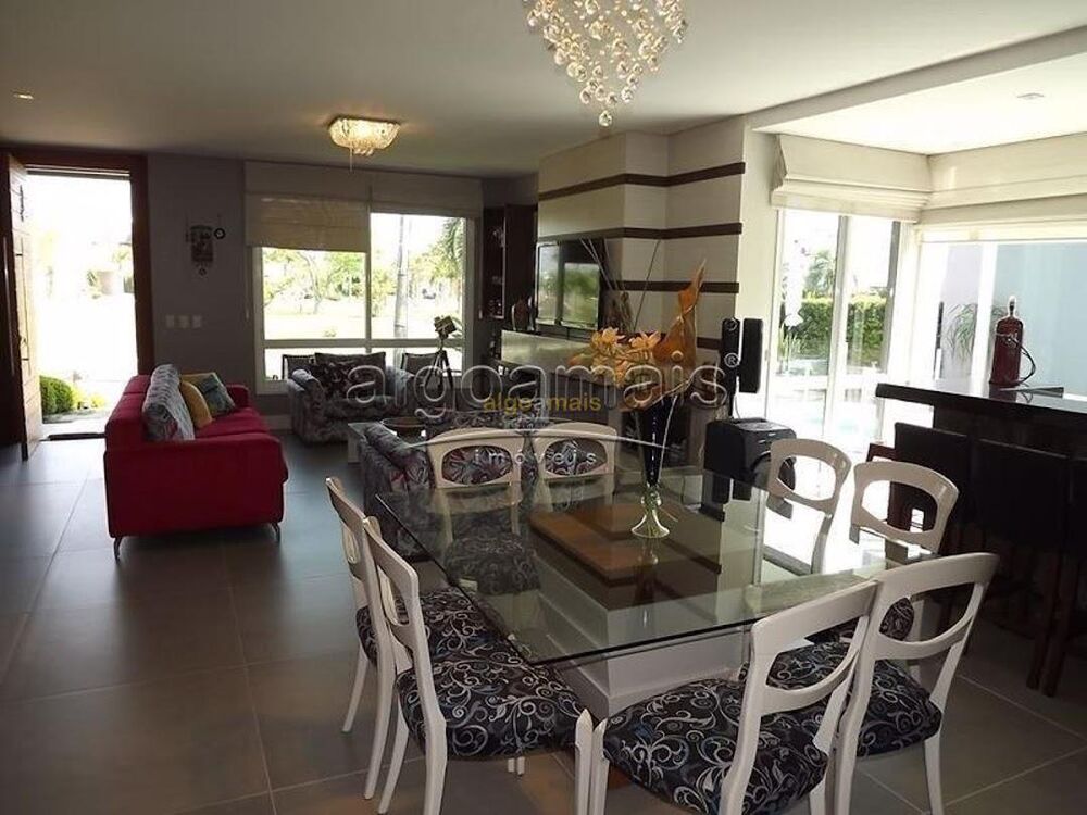 Casa de Condomínio à venda com 5 quartos, 225m² - Foto 3