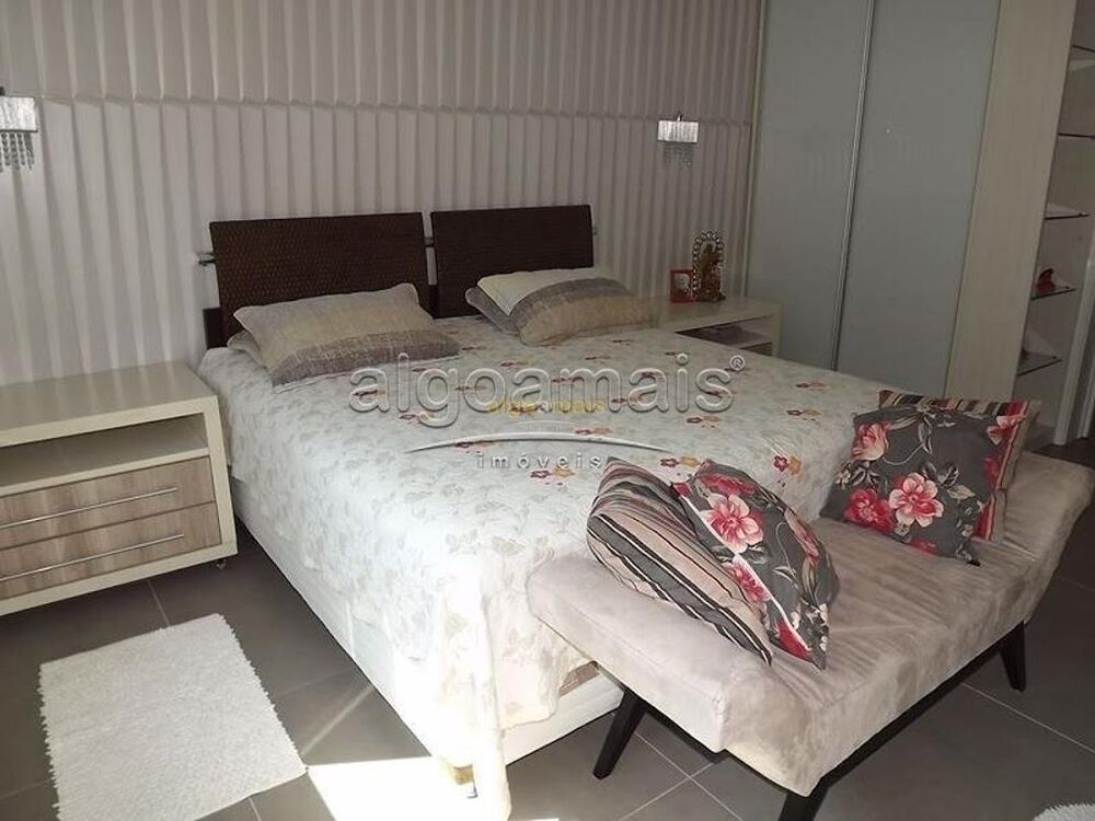 Casa de Condomínio à venda com 5 quartos, 225m² - Foto 5