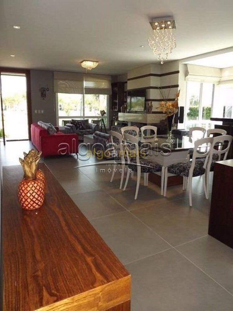 Casa de Condomínio à venda com 5 quartos, 225m² - Foto 4
