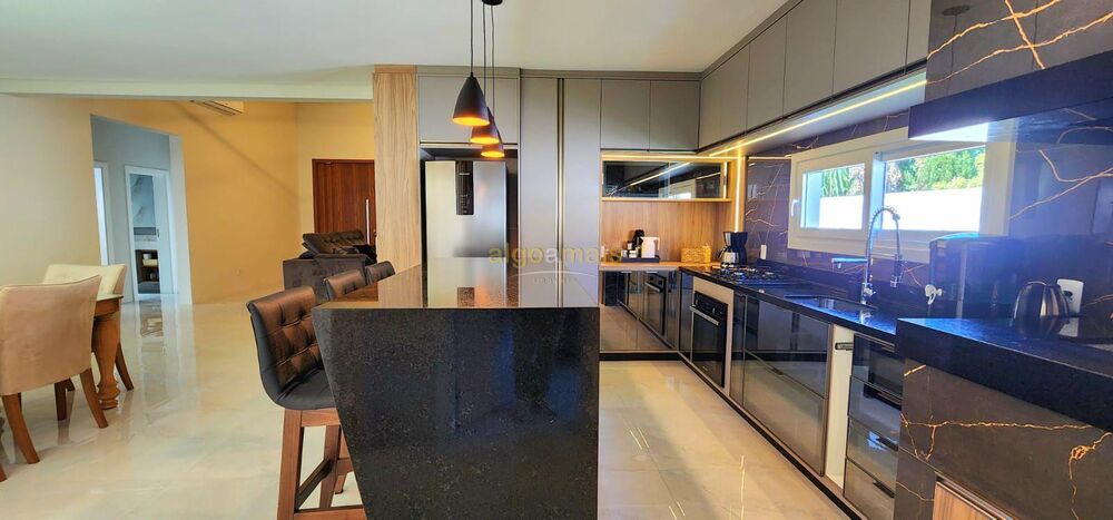 Casa, 3 quartos, 210 m² - Foto 4