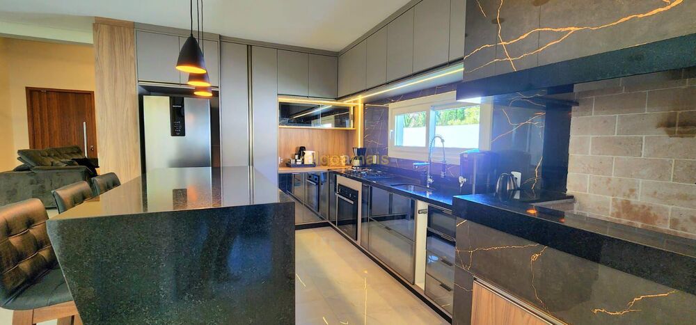 Casa, 3 quartos, 210 m² - Foto 3