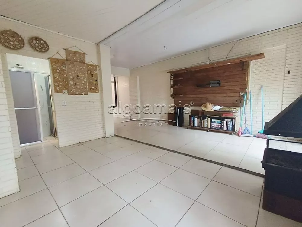 Casa à venda com 4 quartos, 179m² - Foto 4