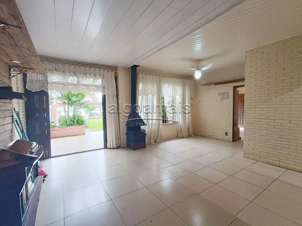 Casa à venda com 4 quartos, 179m² - Foto 2