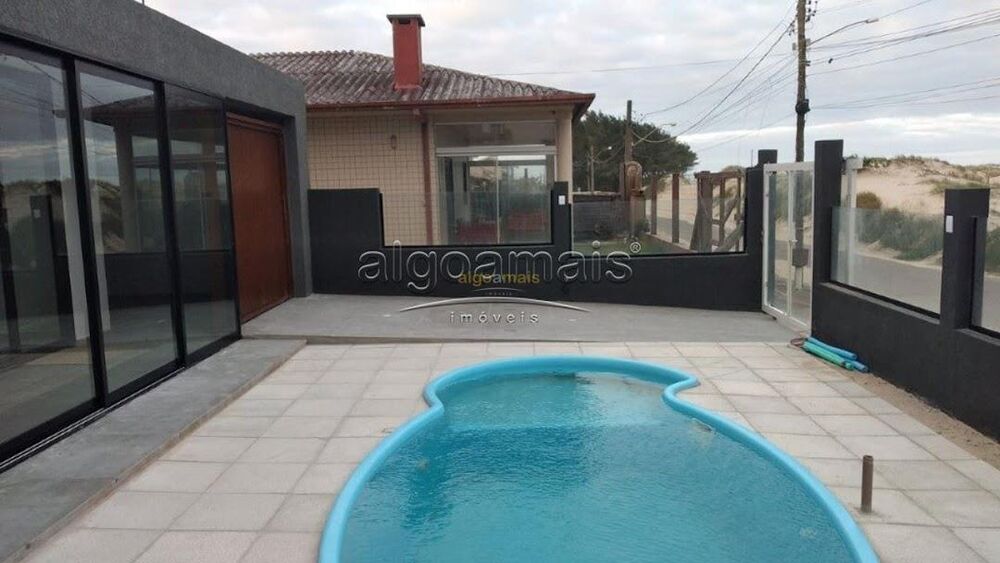 Casa à venda com 3 quartos, 138m² - Foto 4