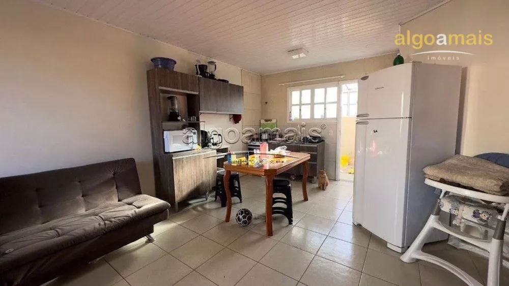 Casa à venda com 2 quartos, 75m² - Foto 3