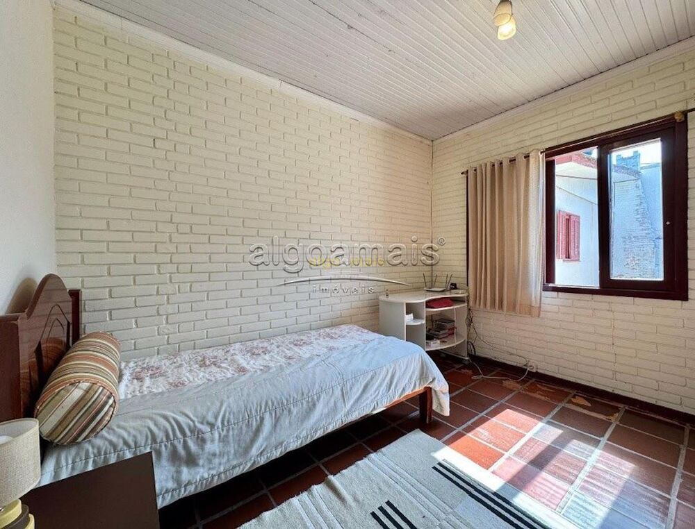 Casa, 3 quartos, 136 m² - Foto 1
