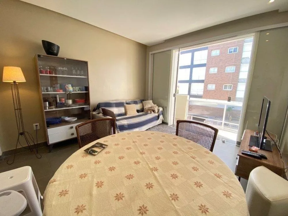 Apartamento à venda com 2 quartos, 70m² - Foto 3