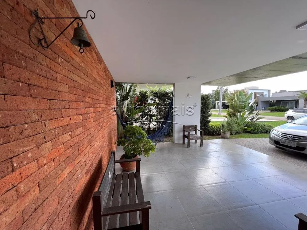 Casa de Condomínio à venda com 5 quartos, 273m² - Foto 2