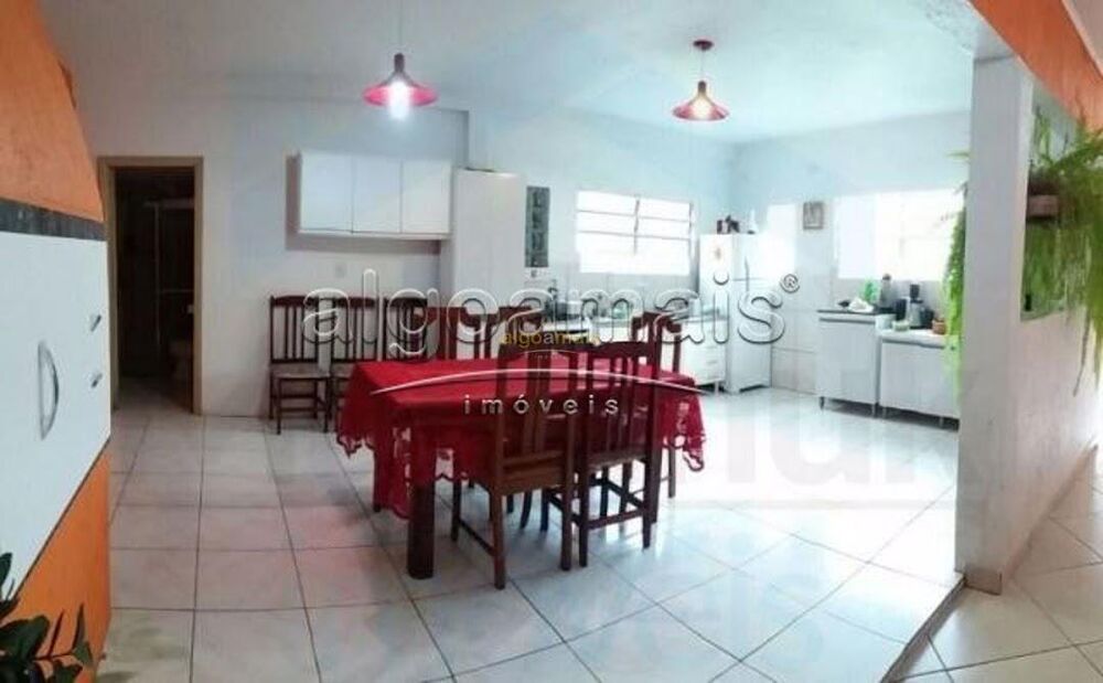 Casa, 2 quartos, 200 m² - Foto 1