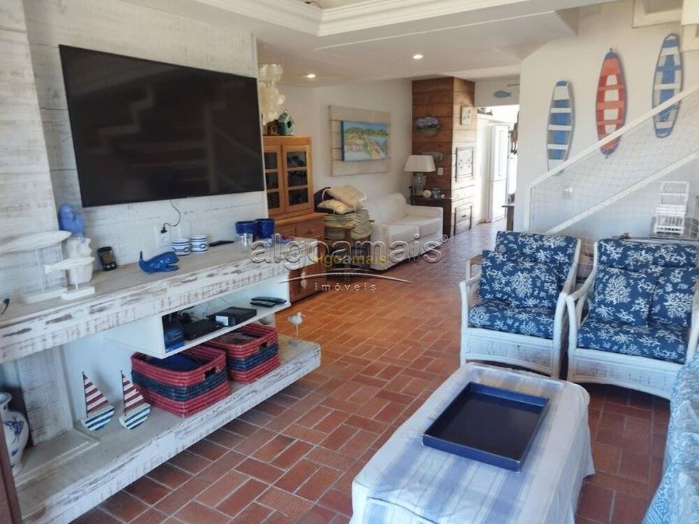 Casa à venda com 3 quartos, 137m² - Foto 1