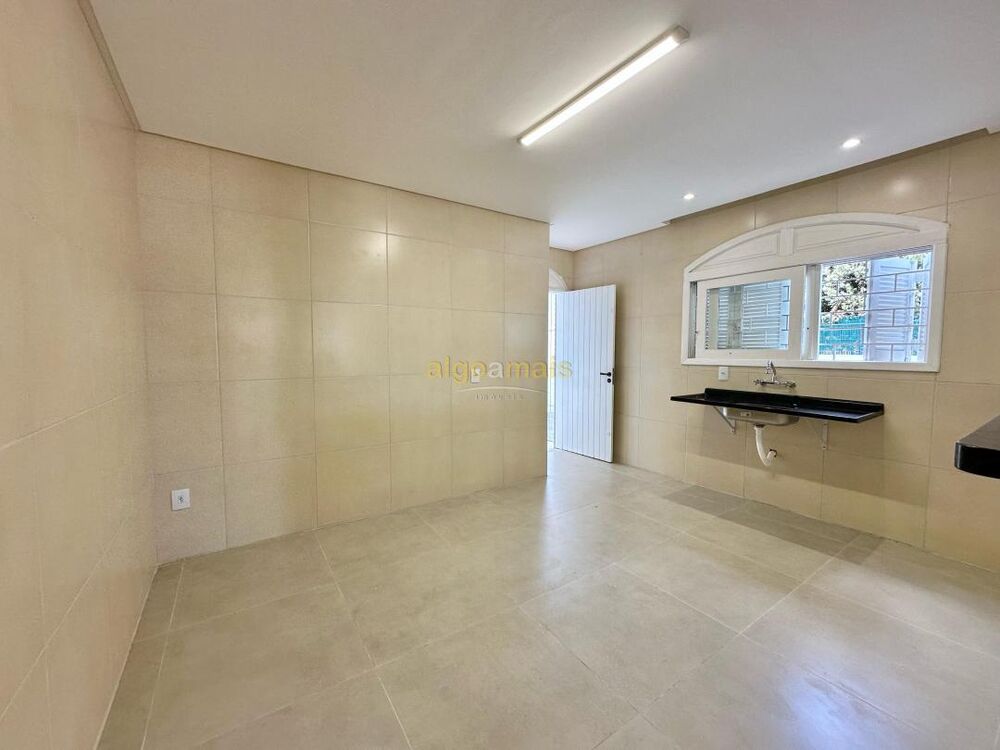 Casa à venda com 4 quartos, 273m² - Foto 13