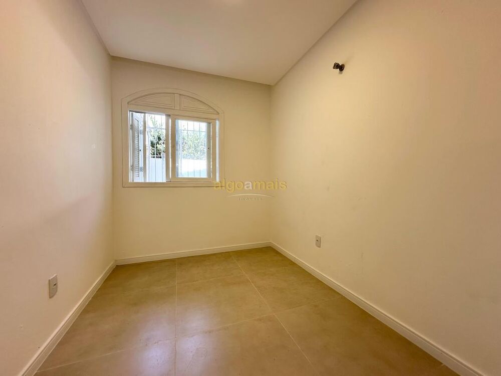 Casa à venda com 4 quartos, 273m² - Foto 16