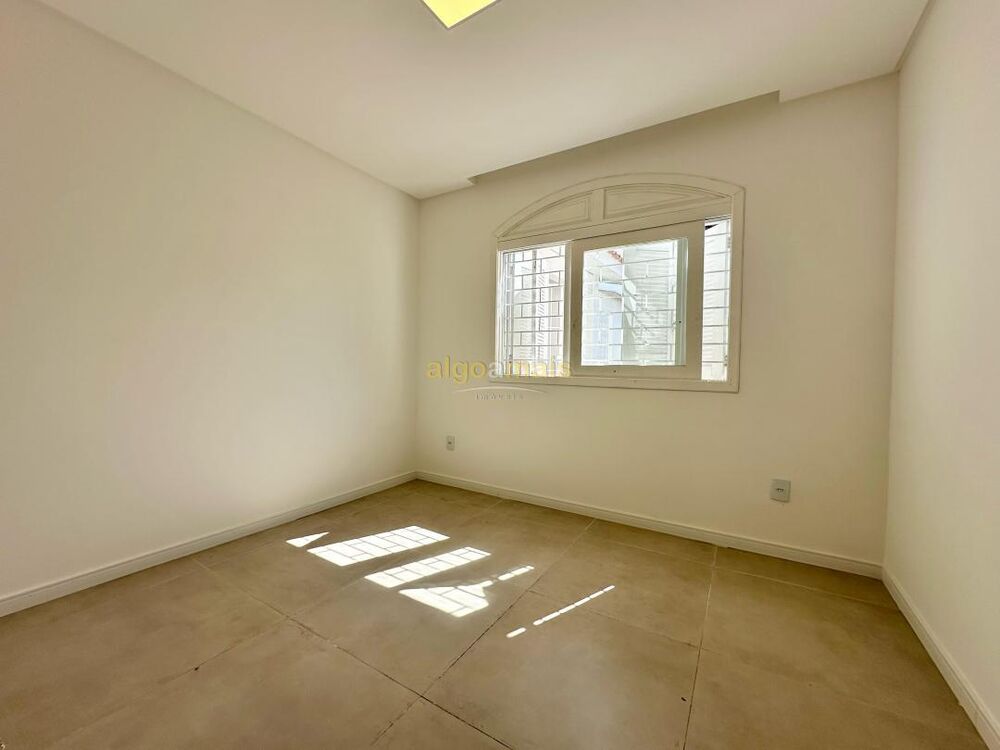 Casa à venda com 4 quartos, 273m² - Foto 17
