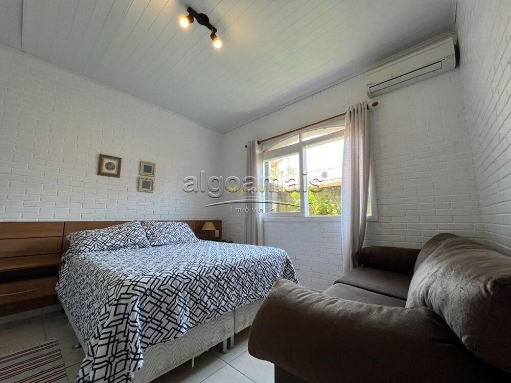 Casa à venda com 4 quartos, 220m² - Foto 6