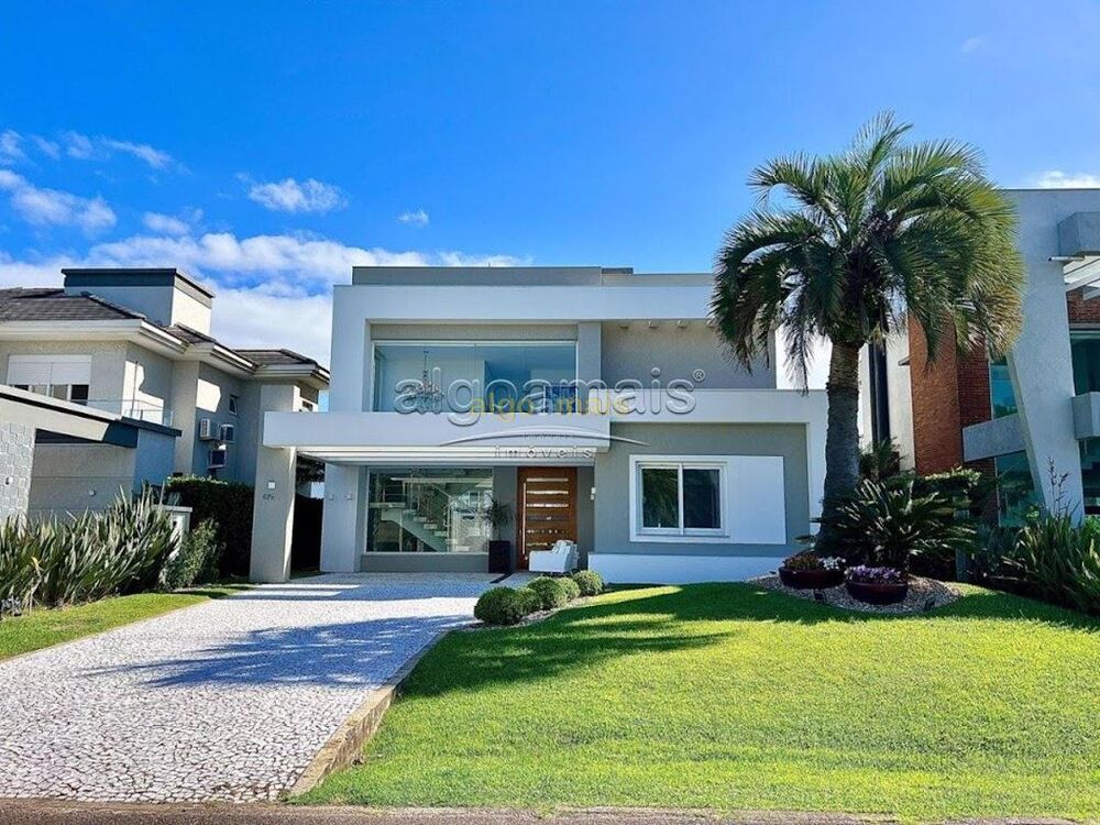 Casa de Condomínio à venda com 4 quartos, 276m² - Foto 1
