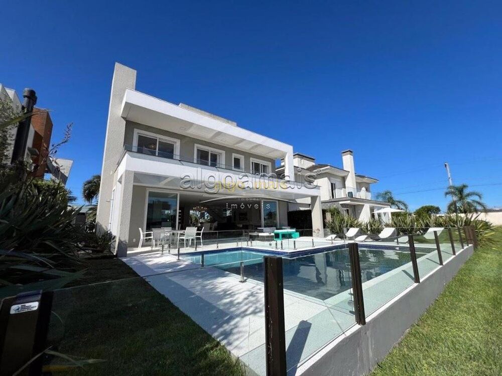 Casa de Condomínio à venda com 4 quartos, 276m² - Foto 3