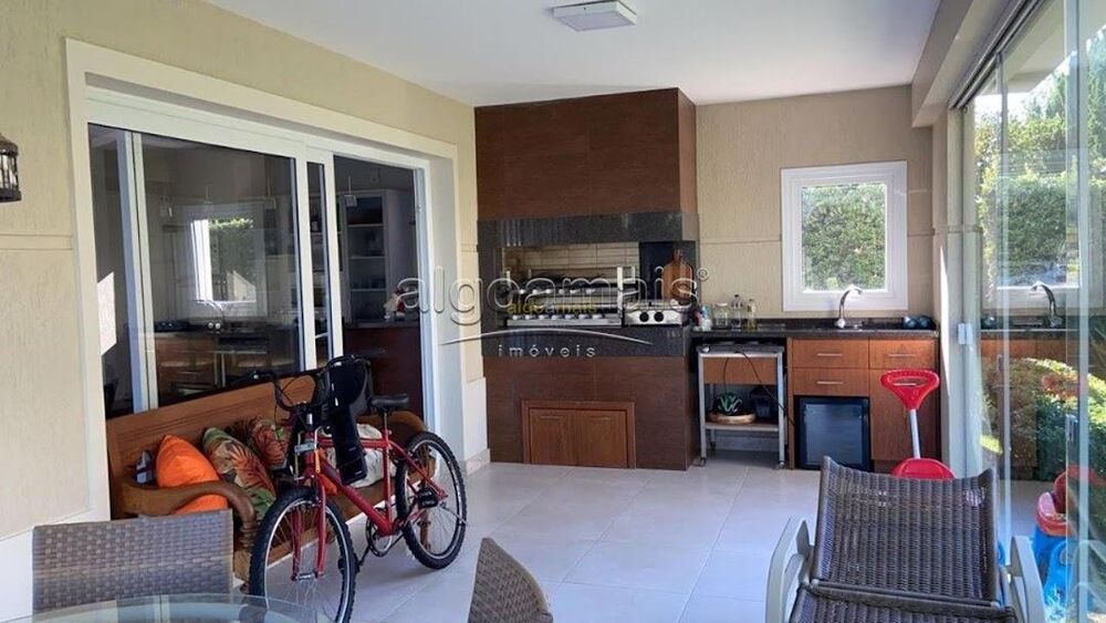 Casa de Condomínio à venda com 5 quartos, 300m² - Foto 4
