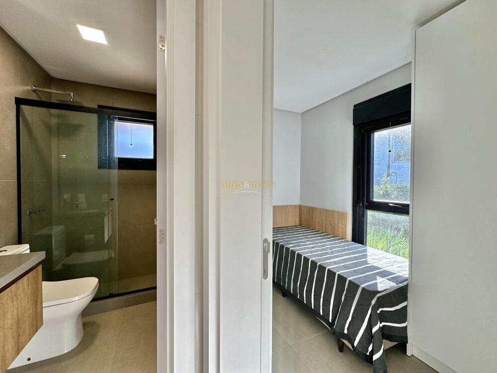 Casa de Condomínio à venda com 4 quartos, 400m² - Foto 9