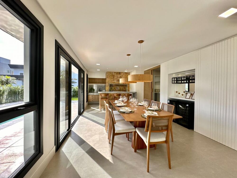 Casa de Condomínio à venda com 4 quartos, 400m² - Foto 4