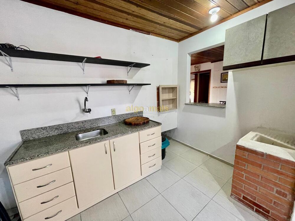 Casa à venda com 3 quartos, 110m² - Foto 13