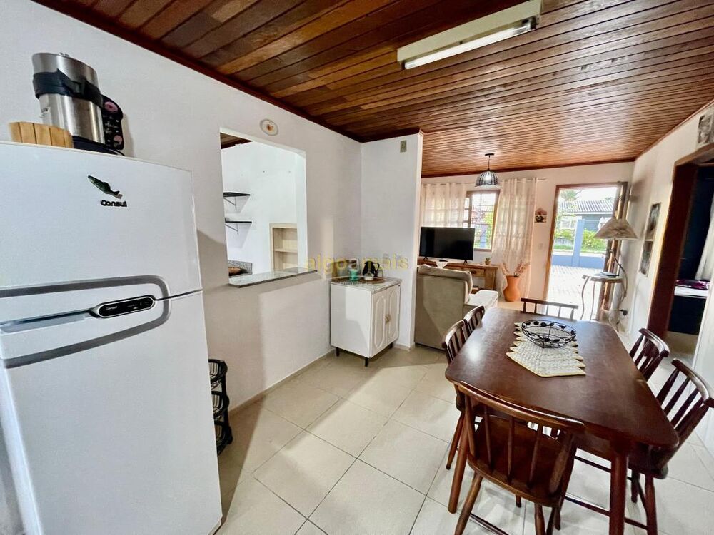 Casa à venda com 3 quartos, 110m² - Foto 14