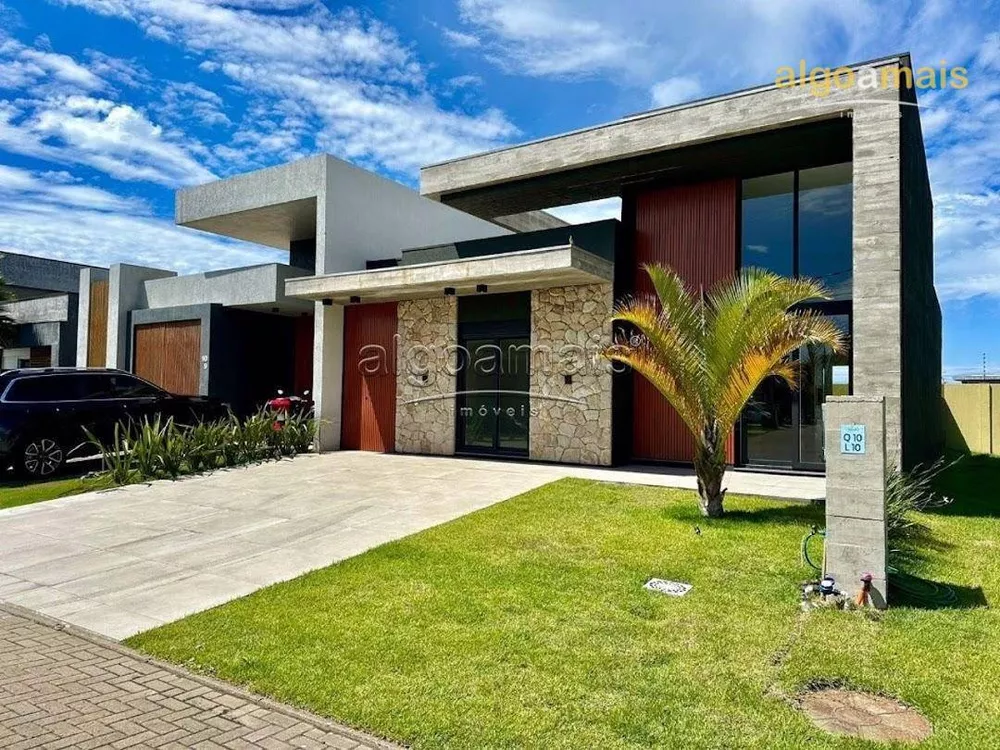 Casa de Condomínio à venda com 4 quartos, 150m² - Foto 1