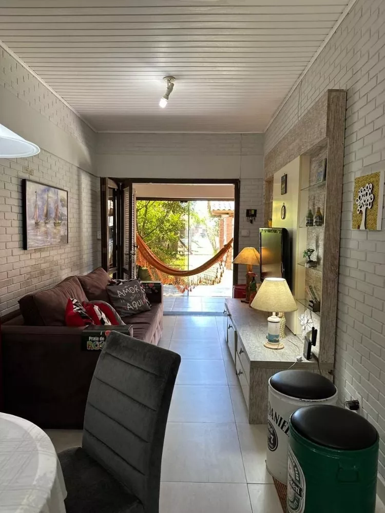 Casa à venda com 2 quartos, 70m² - Foto 5