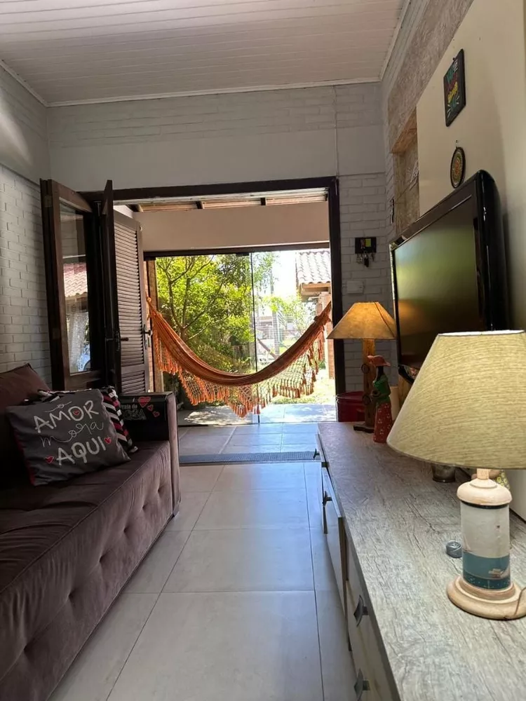 Casa à venda com 2 quartos, 70m² - Foto 6