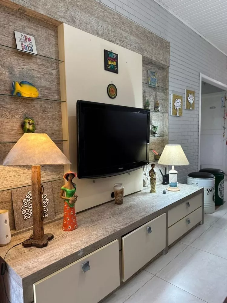 Casa à venda com 2 quartos, 70m² - Foto 4