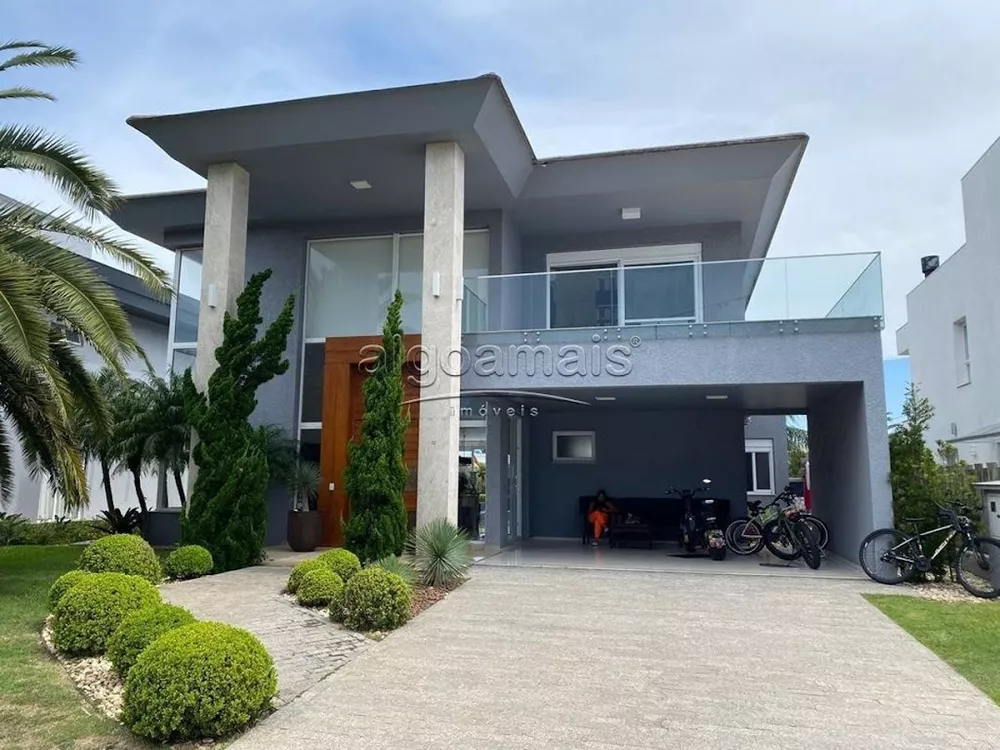 Casa de Condomínio à venda com 5 quartos, 420m² - Foto 1